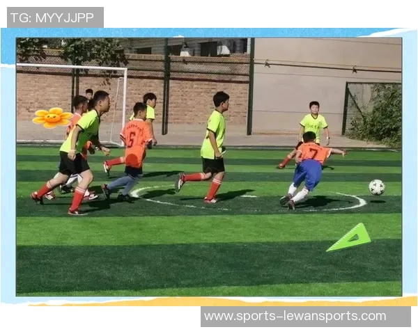 我的足球之旅：从青涩少年到绿茵场上的梦想追逐者